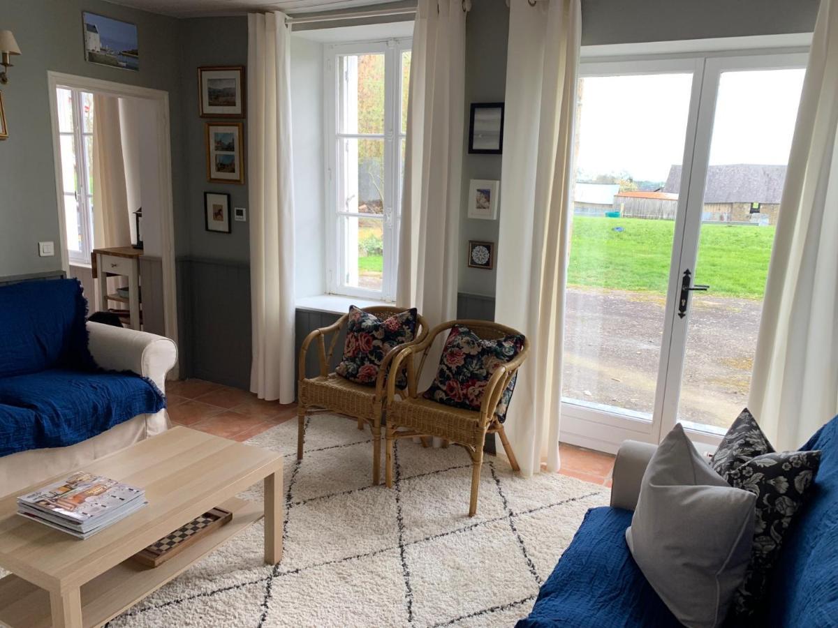 Entire Farm House Stay, La Gerouardiere Barenton Exterior foto