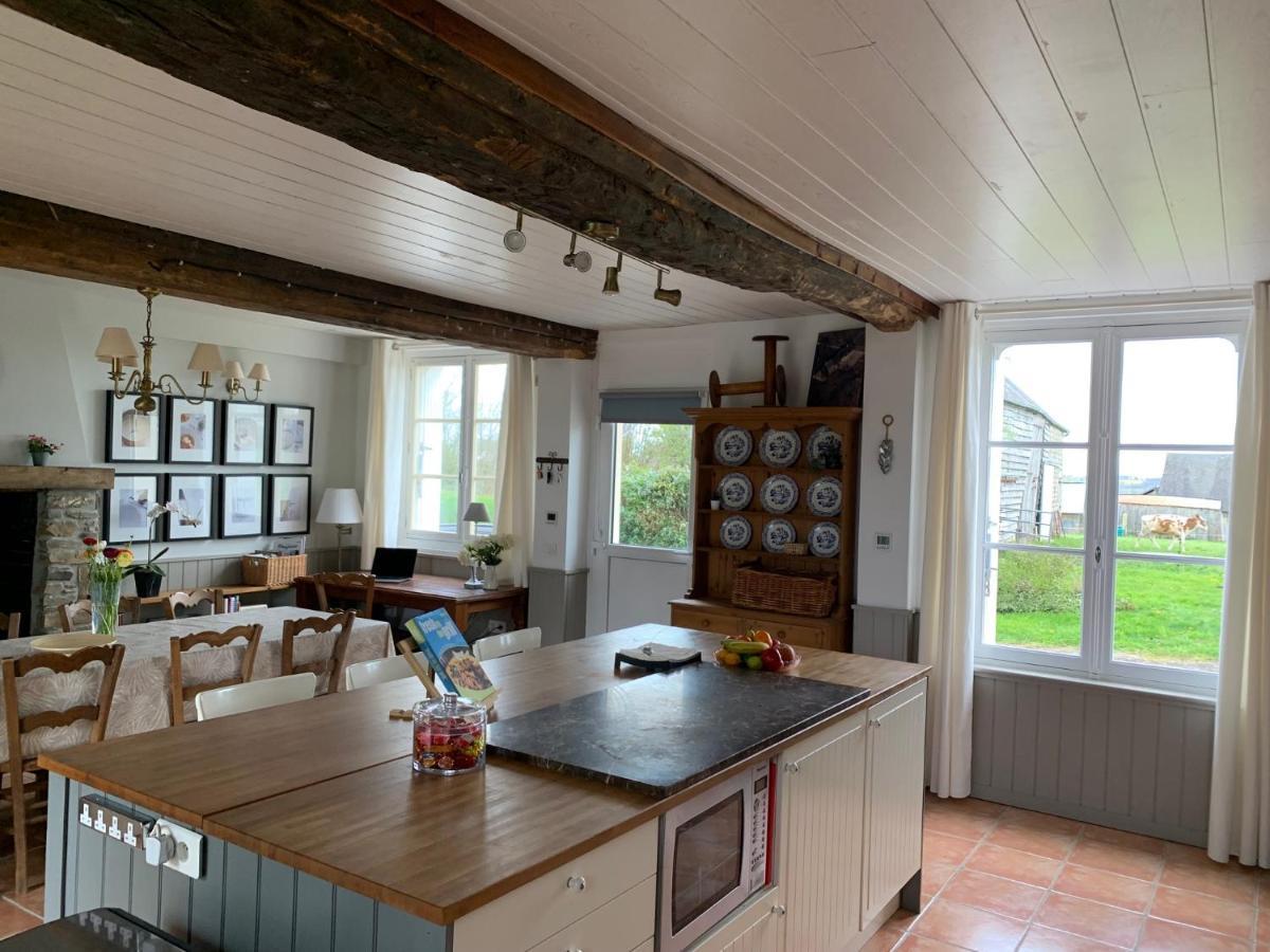 Entire Farm House Stay, La Gerouardiere Barenton Exterior foto