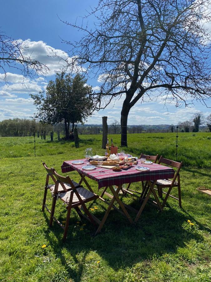 Entire Farm House Stay, La Gerouardiere Barenton Exterior foto